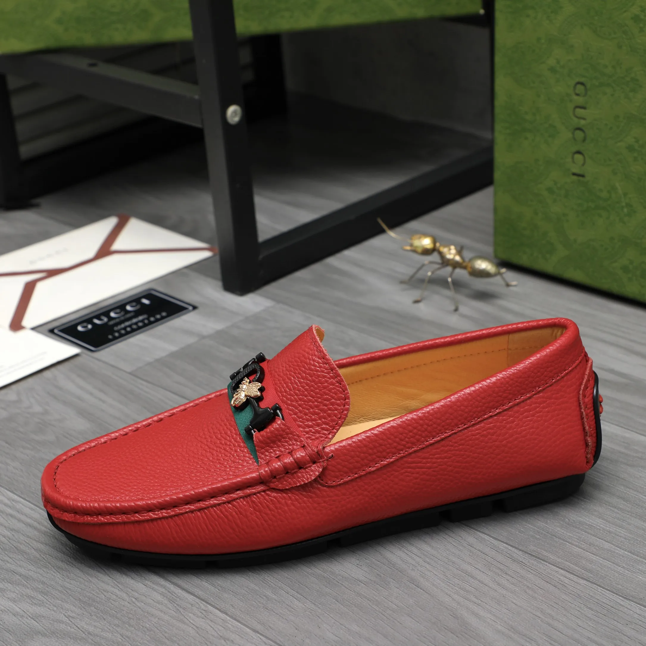 Men's shoes 💰360 Product trademark: GUCCI "Gucci" casual slip-on men's shoes Regular size: 38-45 Product materials: Selected pebbled cowhide upper, pigskin lining, rubber outsole